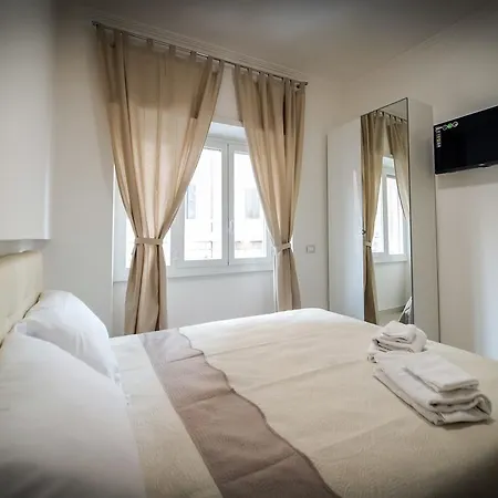 Mr. Charlie Brown ローマ