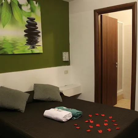 ゲストハウス Mr. Charlie Brown ローマ