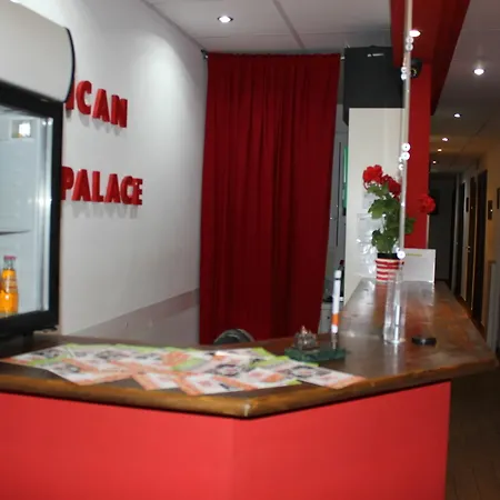 Mr. Charlie Brown ローマ