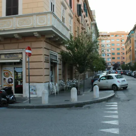 ゲストハウス Mr. Charlie Brown ローマ