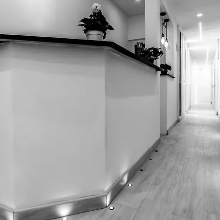 Mr. Charlie Brown ゲストハウス ローマ