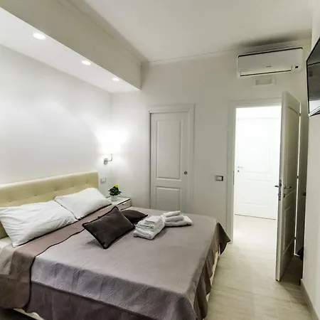 Mr. Charlie Brown 4*