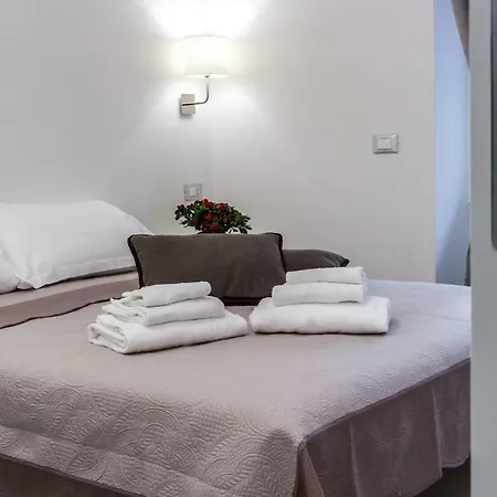 ゲストハウス Mr. Charlie Brown 4*