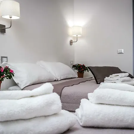 Mr. Charlie Brown 4* ローマ