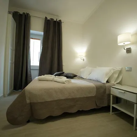 ゲストハウス Mr. Charlie Brown