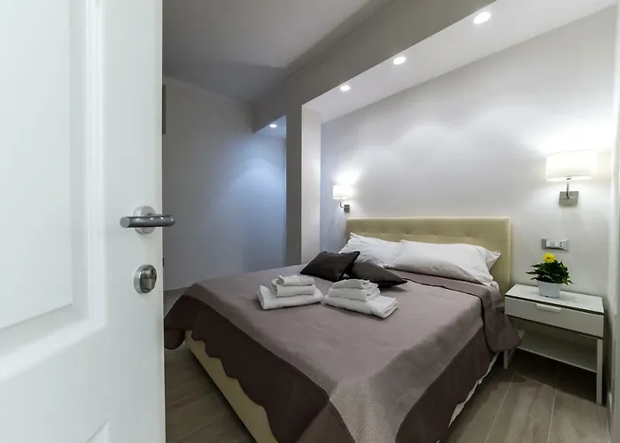 Mr. Charlie Brown 4*