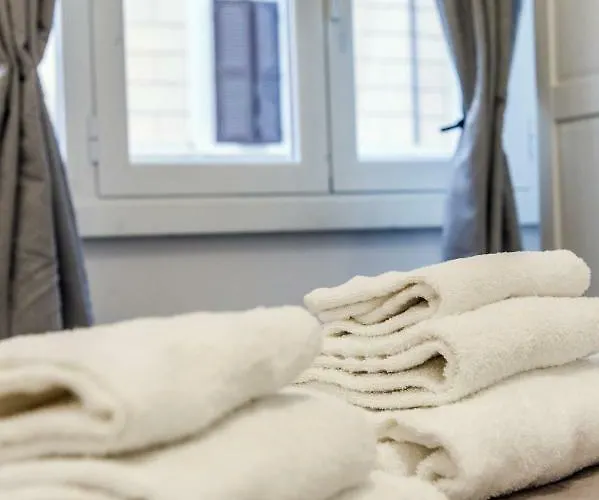 Mr. Charlie Brown 4* Rom