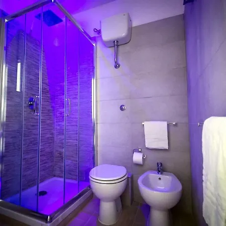 Mr. Charlie Brown Konukevi